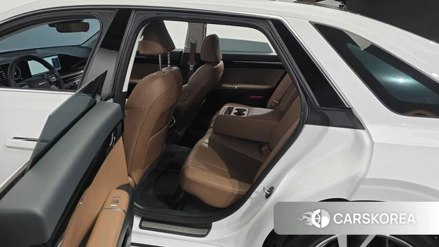 Hyundai Grandeur Hybrid (GN7) 2023 Белый из Кореи, фото 2