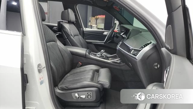 BMW X7 (G07) 2021 Белый из Кореи, фото 2