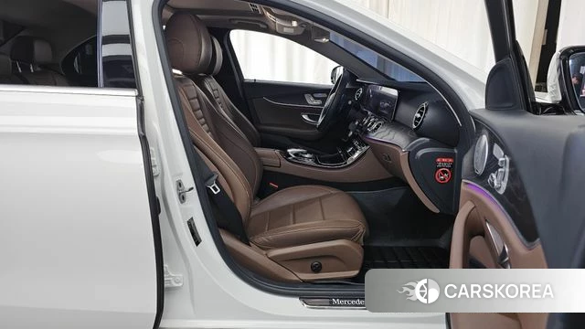 Mercedes-Benz E-Class W213 2019 Белый из Кореи, фото 2