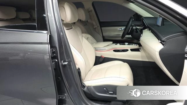 Genesis GV70 2022 Серый из Кореи, фото 2