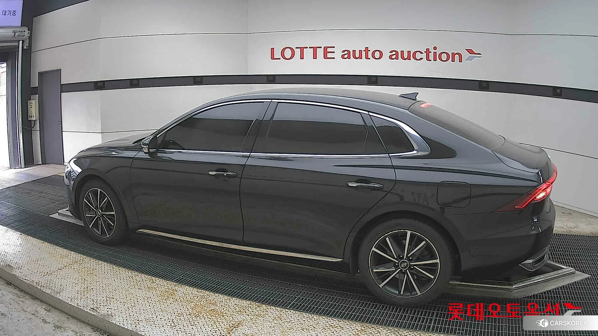 Hyundai Grandeur 2022 Midnight Black Pearl из Кореи, фото 2