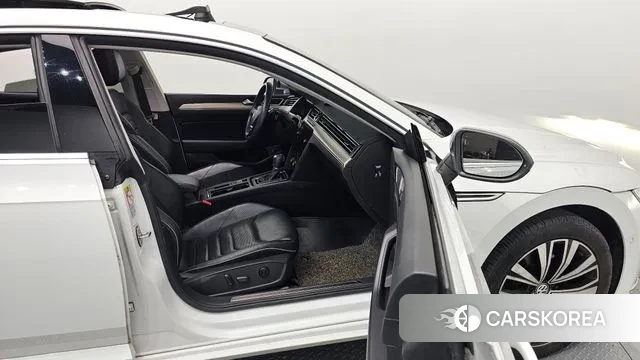 Volkswagen Arteon 2019 Белый из Кореи, фото 2