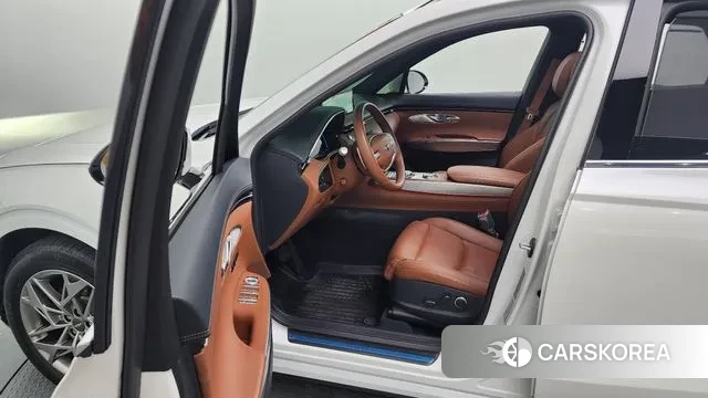 Genesis GV70 2023 Белый из Кореи, фото 2