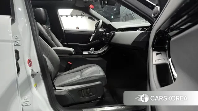 Land Rover Range Rover Evoque 2nd Generation 2024 Белый из Кореи, фото 2