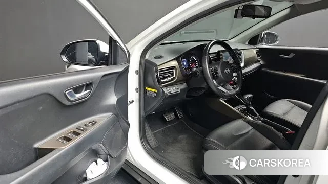 Kia Stonic 2018 Белый из Кореи, фото 2