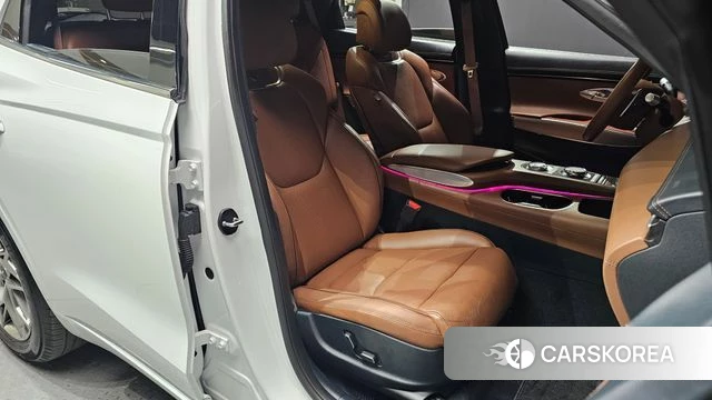 Genesis GV70 2024 Белый из Кореи, фото 2