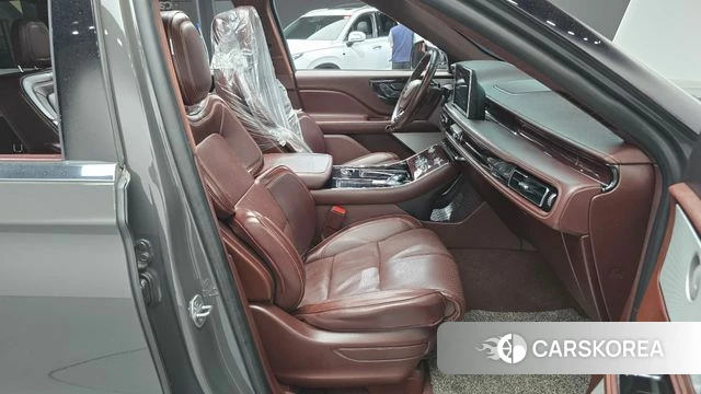 Lincoln Aviator 2nd generation 2021 Серый из Кореи, фото 2