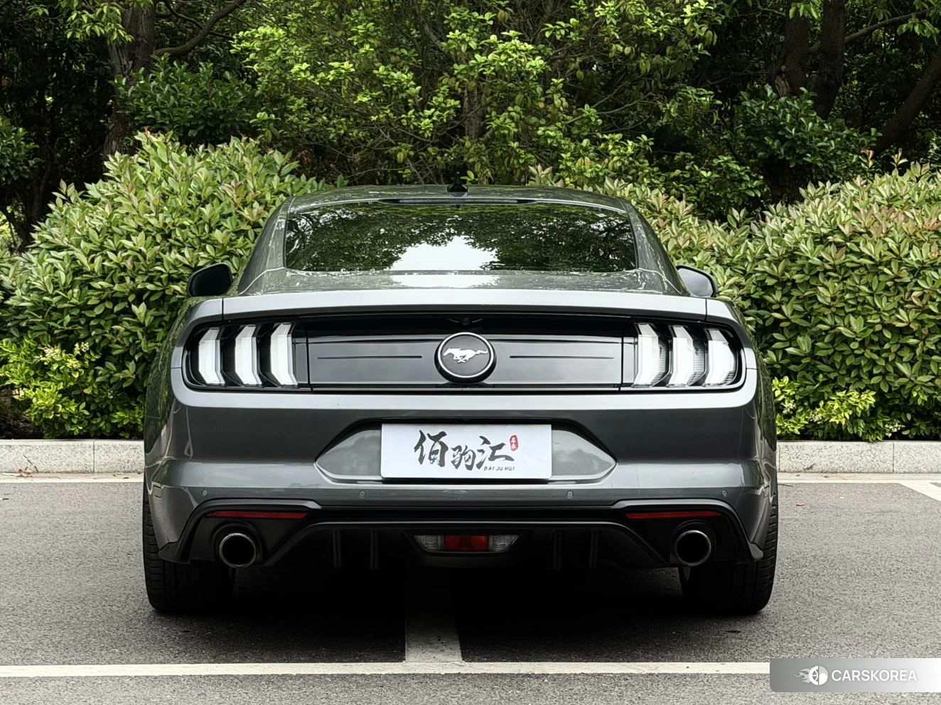 Ford Mustang 2021 Темно-серый из Китая, фото 2