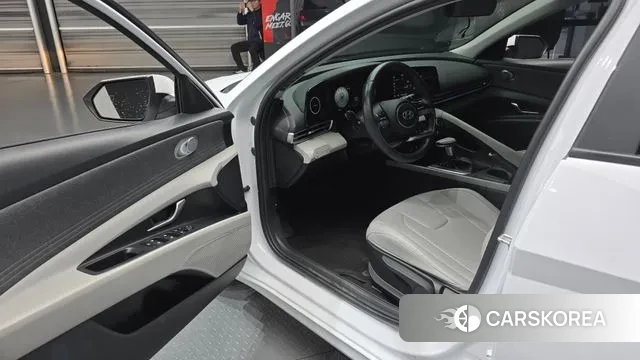 Hyundai Avante (CN7) 2022 Белый из Кореи, фото 2