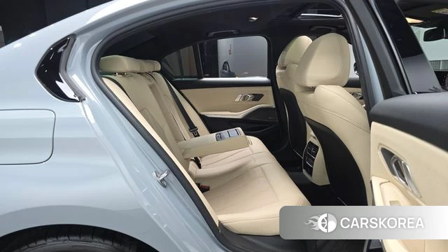 BMW 3 Series (G20) 2024 Небесно-голубой из Кореи, фото 2