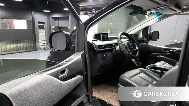 Hyundai Staria 2023 Черный из Кореи, фото 2