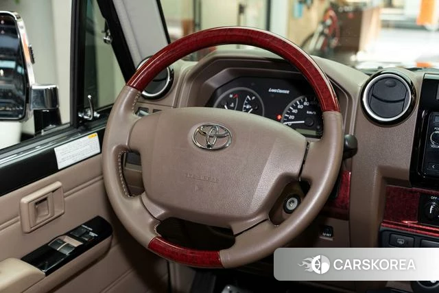 Toyota Land Cruiser 70 Series 2024 Темно-серый из Китая, фото 2