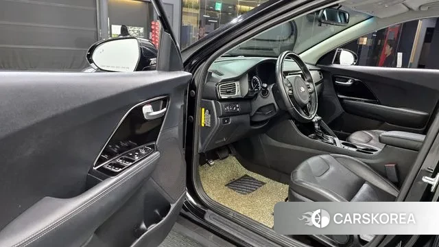 Kia Niro 2018 Черный из Кореи, фото 2
