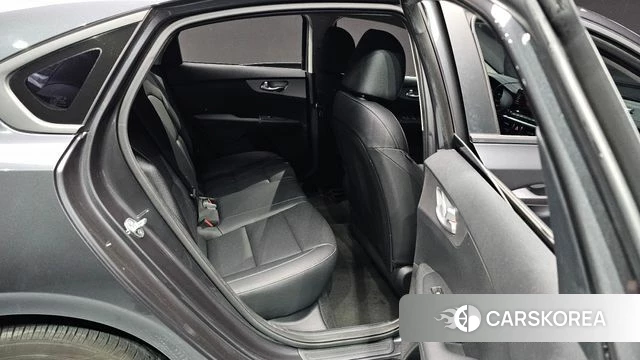 Kia The New K3 2nd generation 2022 Серый из Кореи, фото 2