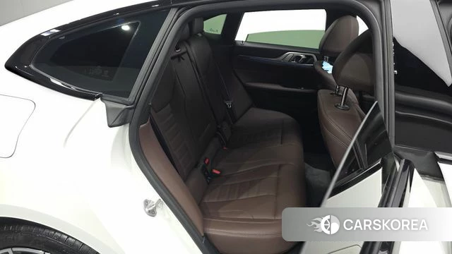 BMW 4 Series (G22) 2025 Белый из Кореи, фото 2