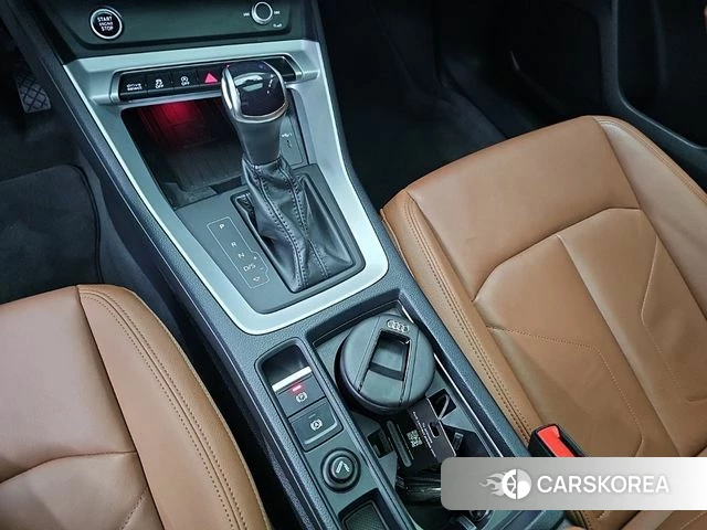Audi Q3 (F3) 2023 Черный из Кореи, фото 2