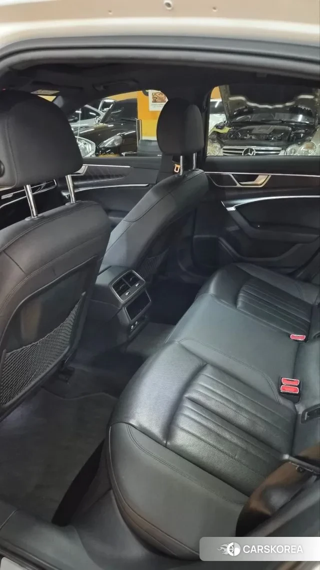 Audi A6 (C8) 2021 Белый из Кореи, фото 2