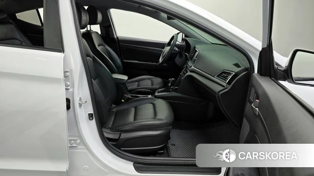 Hyundai Avante AD 2018 Белый из Кореи, фото 2