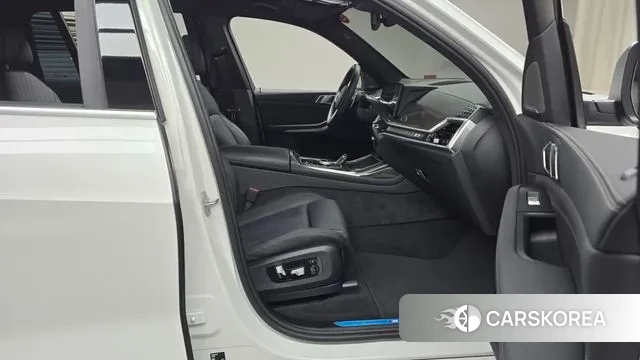 BMW X7 (G07) 2025 Белый из Кореи, фото 2