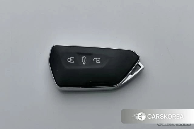 Volkswagen Golf 2022 Белый из Китая, фото 2