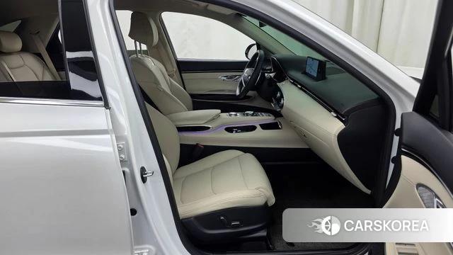 Genesis GV70 2022 Белый из Кореи, фото 2