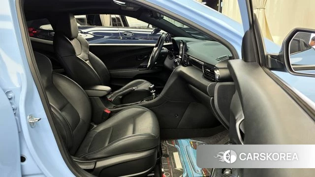 Hyundai Veloster (JS) 2018 Светло-серебряный цвет из Кореи, фото 2