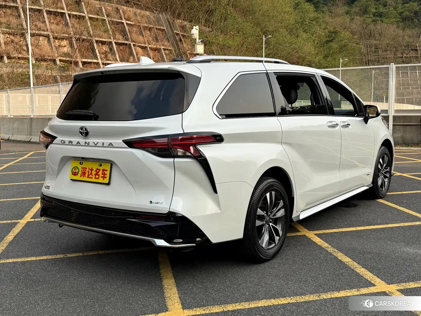 Toyota Grevia 2024 Белый из Китая, фото 3