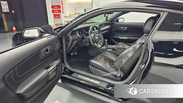 Ford Mustang 2020 Черный из Кореи, фото 2