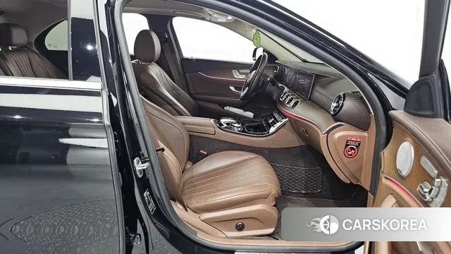 Mercedes-Benz E-Class W213 2019 Черный из Кореи, фото 2