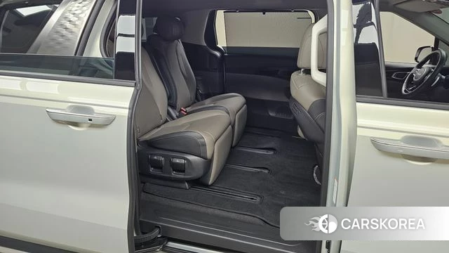 Kia The New Carnival 4th Generation 2024 Серебристо-серый из Кореи, фото 2