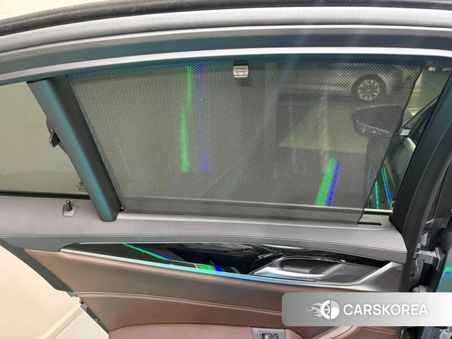 BMW 5 Series (G30) 2018 Серебристо-серый из Кореи, фото 2