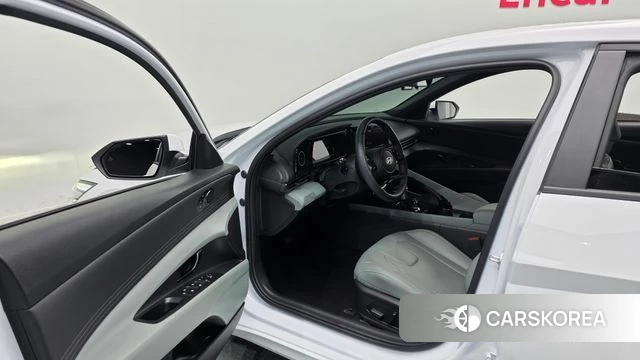 Hyundai The New Avante Hybrid (CN7) 2024 Белый из Кореи, фото 2