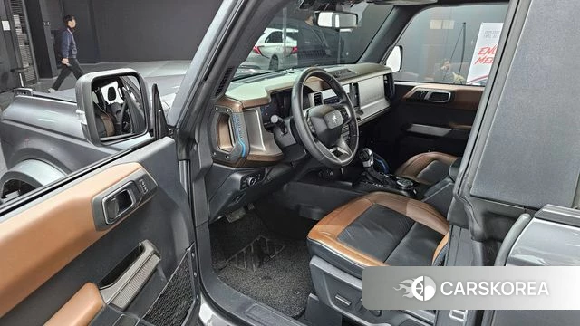 Ford Bronco 6th Generation 2022 Серый из Кореи, фото 2