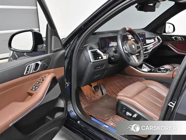 BMW X5 (G05) 2024 Черный из Кореи, фото 2