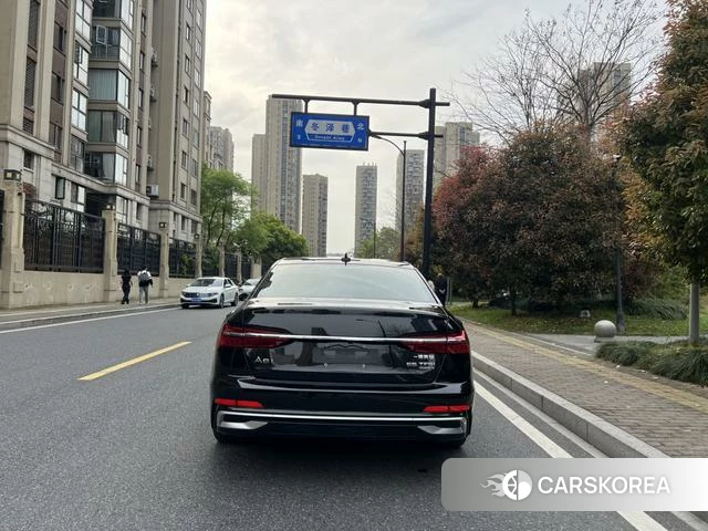 Audi A6L 2023 Черный из Китая, фото 2