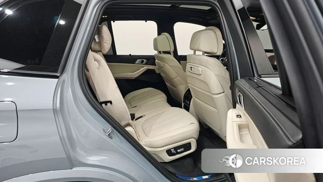 BMW X5 (G05) 2025 Светло-серебряный цвет из Кореи, фото 2