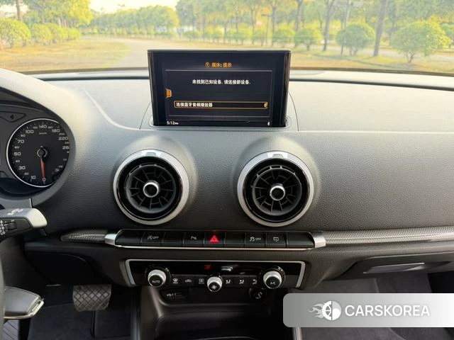 Audi A3 2018 Белый из Китая, фото 2