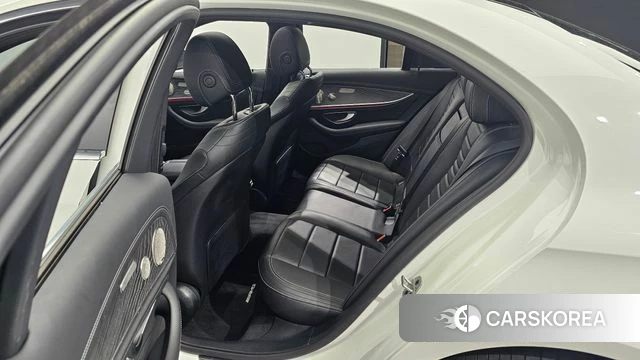 Mercedes-Benz E-Class W213 2021 Белый из Кореи, фото 2