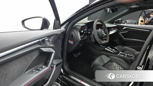 Audi RS3 (8Y) 2023 Черный из Кореи, фото 2