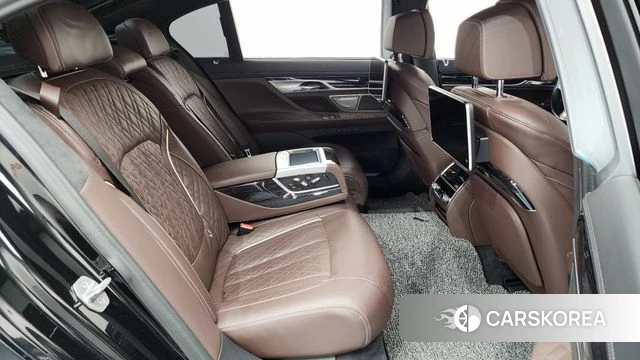 BMW 7 Series (G11) 2021 Черный из Кореи, фото 2