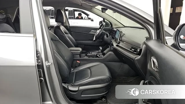 Kia Sportage 5th Generation 2022 Серебристо-серый из Кореи, фото 2