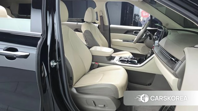 Kia Carnival 4th generation 2023 Черный из Кореи, фото 2
