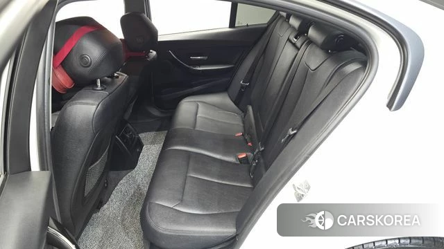 BMW 3 Series (F30) 2018 Белый из Кореи, фото 2