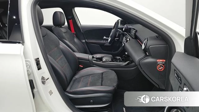 Mercedes-Benz A-Class W177 2022 Белый из Кореи, фото 2