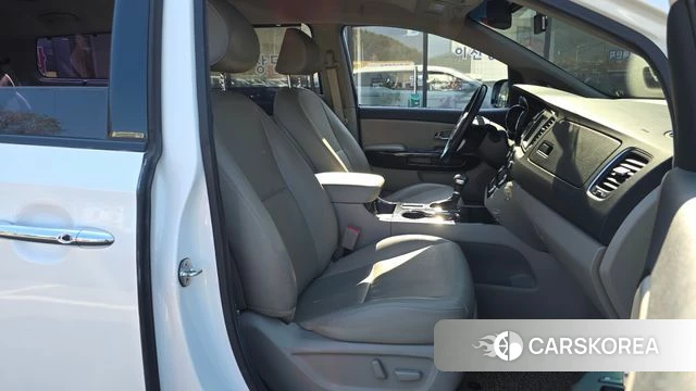 Kia The New Carnival 2018 Белый из Кореи, фото 2