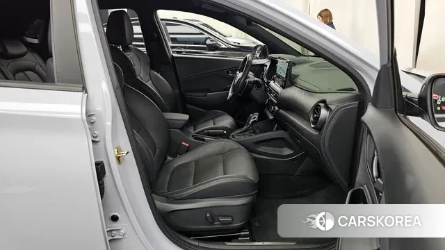 Hyundai The New Kona 2021 Светло-серебряный цвет из Кореи, фото 2