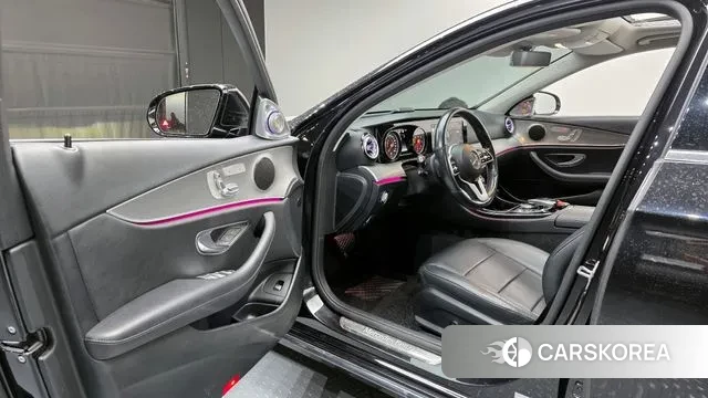 Mercedes-Benz E-Class W213 2019 Черный из Кореи, фото 2