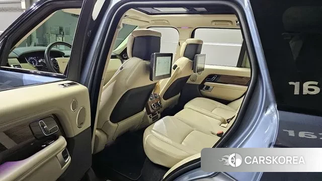 Land Rover Range Rover 4th Generation 2021 Светло-серебряный цвет из Кореи, фото 2