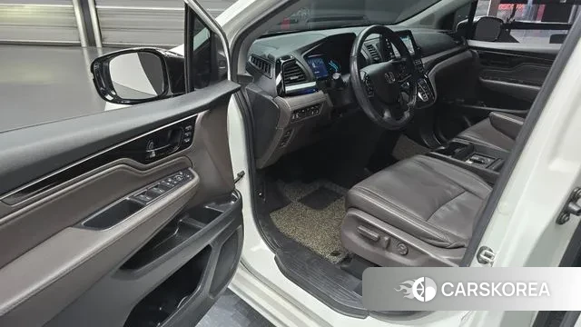 Honda Odyssey 2018 Белый из Кореи, фото 2