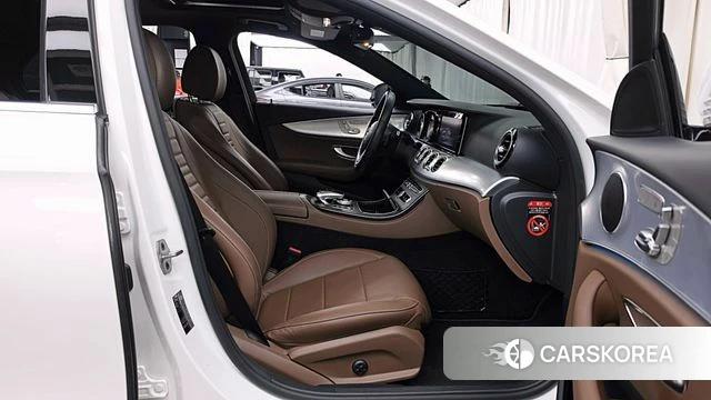 Mercedes-Benz E-Class W213 2020 Белый из Кореи, фото 2
